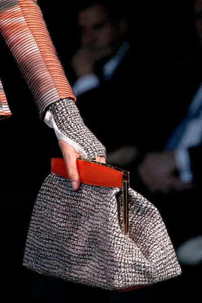 Look 57